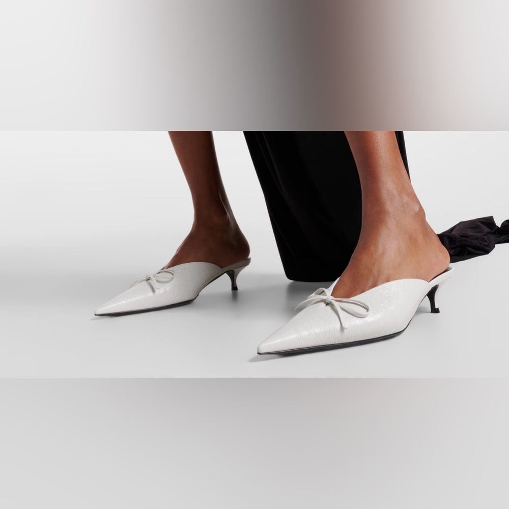 New Balenciaga White Women's Mules with Bow